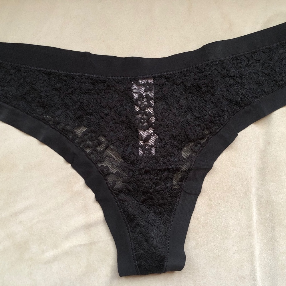 Victoria’s Secret Black Lace Thong, NWT, Size L
